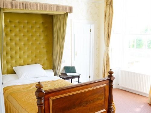 Belmont Hall Ньюрі Екстер'єр фото